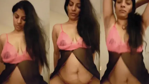 Tamil Beautiful Milf Aunty Fucking & Giving a Blowjob MMS